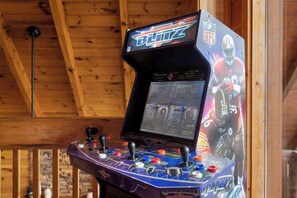Game room - Pigeon Forge|Pool·Hot Tub|Game&Theater Rm·Pets·EV (Pigeon Forge)
