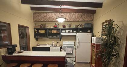 Cozy lakefront home with boat dock/slip on Lake Seminole!