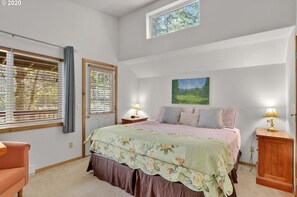 3 bedrooms, in-room safe, iron/ironing board, travel crib