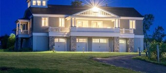 Large Lakefront Vineyard Home with Hot Tub