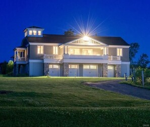 Exterior - Large Lakefront Vineyard Home with Hot Tub (Auburn)