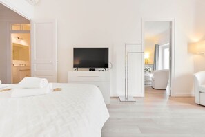 2 habitaciones, tabla de planchar con plancha, wifi y ropa de cama 
