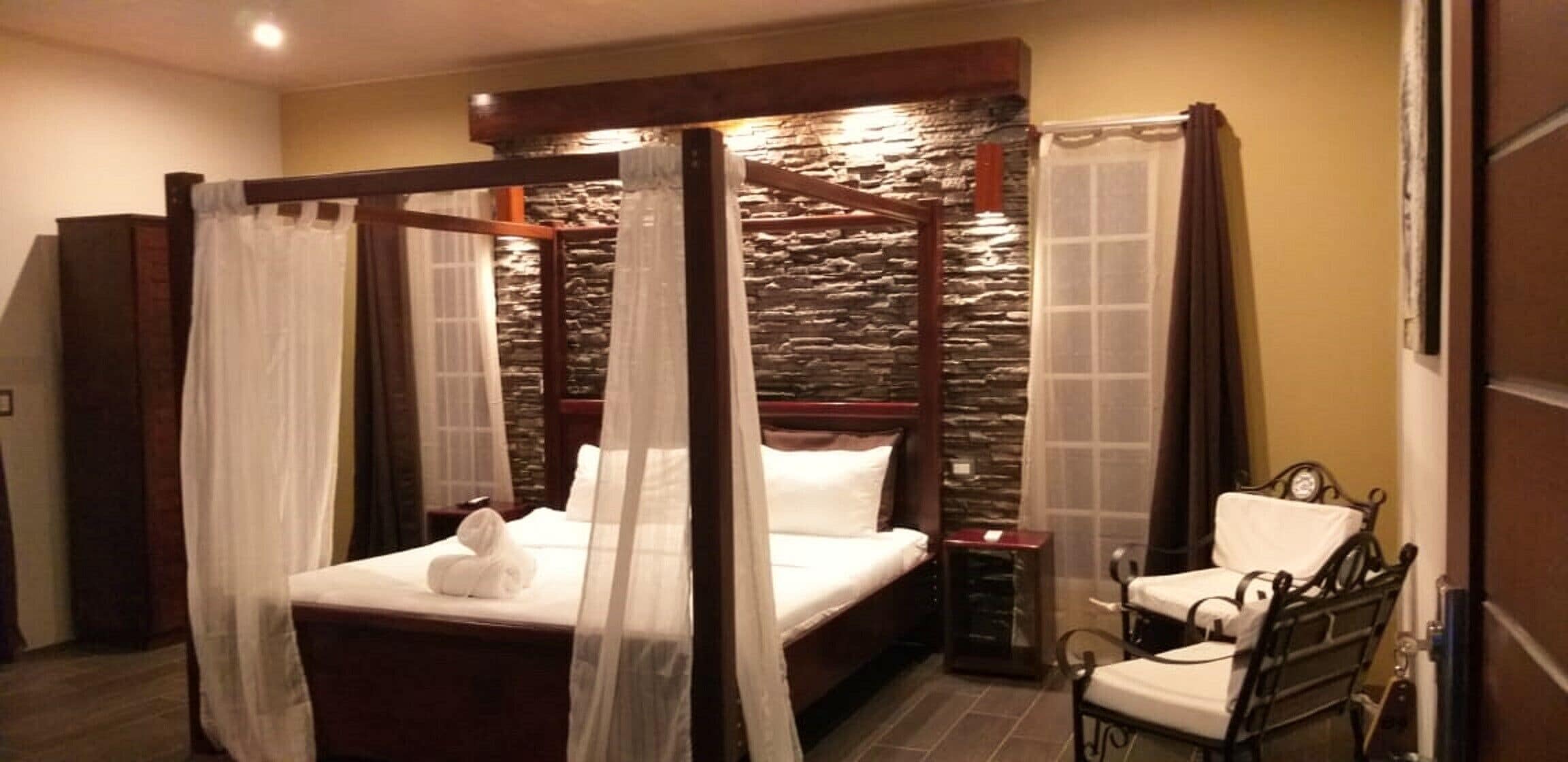 tropical villa with jacuzzi b4 | 1 bedroom, free wifi, bed sheets