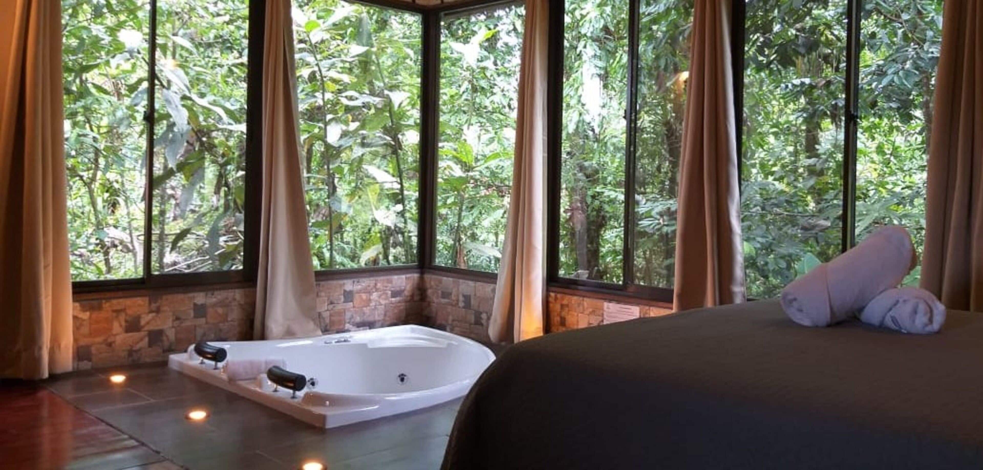 tropical suite with jacuzzi | 1 bedroom, free wifi, bed sheets