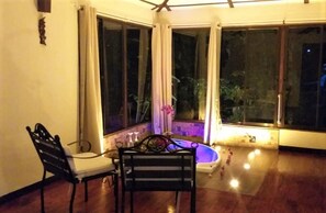 Tropical Suite With Jacuzzi | Free WiFi, bed sheets - Tropical Suites & Villas (La Fortuna)