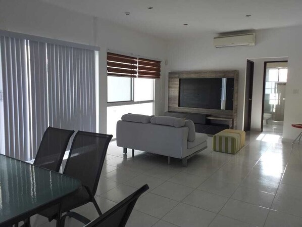 Living area - A condo, Nearby beaches and parks (Panama)