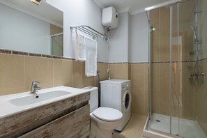 Shower, hair dryer, towels - Gran Canaria Stays - Holiday Rentals (Mogán)
