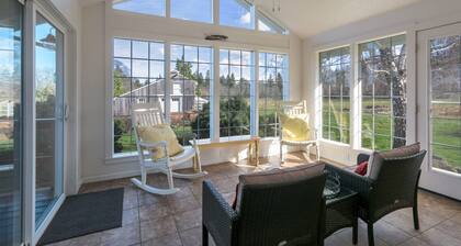 Quail on Sunset - Surround Yourself With Farm Land But Close to Town, Quiet, Peaceful, Idyllic!