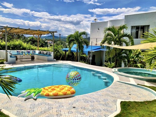 🏅 Mediterranean Beach Style Villa with Private Pool & Jacuzzi