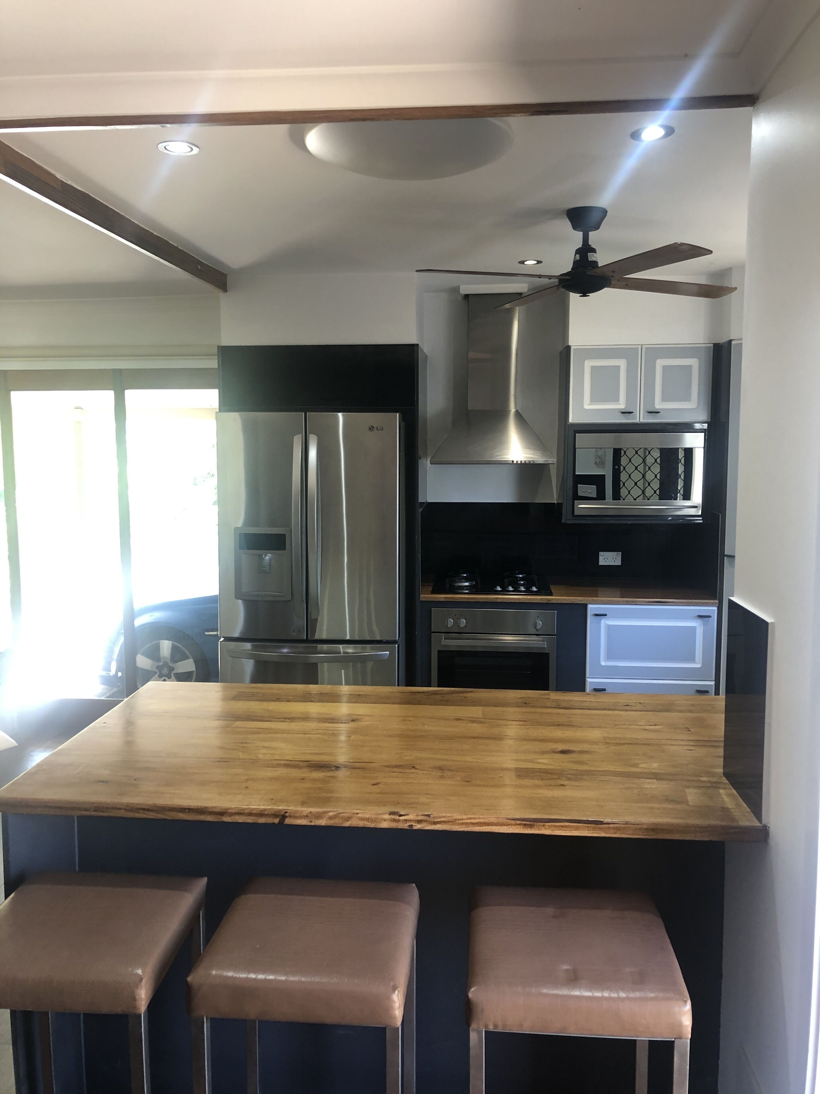 Waterfront 2Brm Villa Pet friendly. — image 12