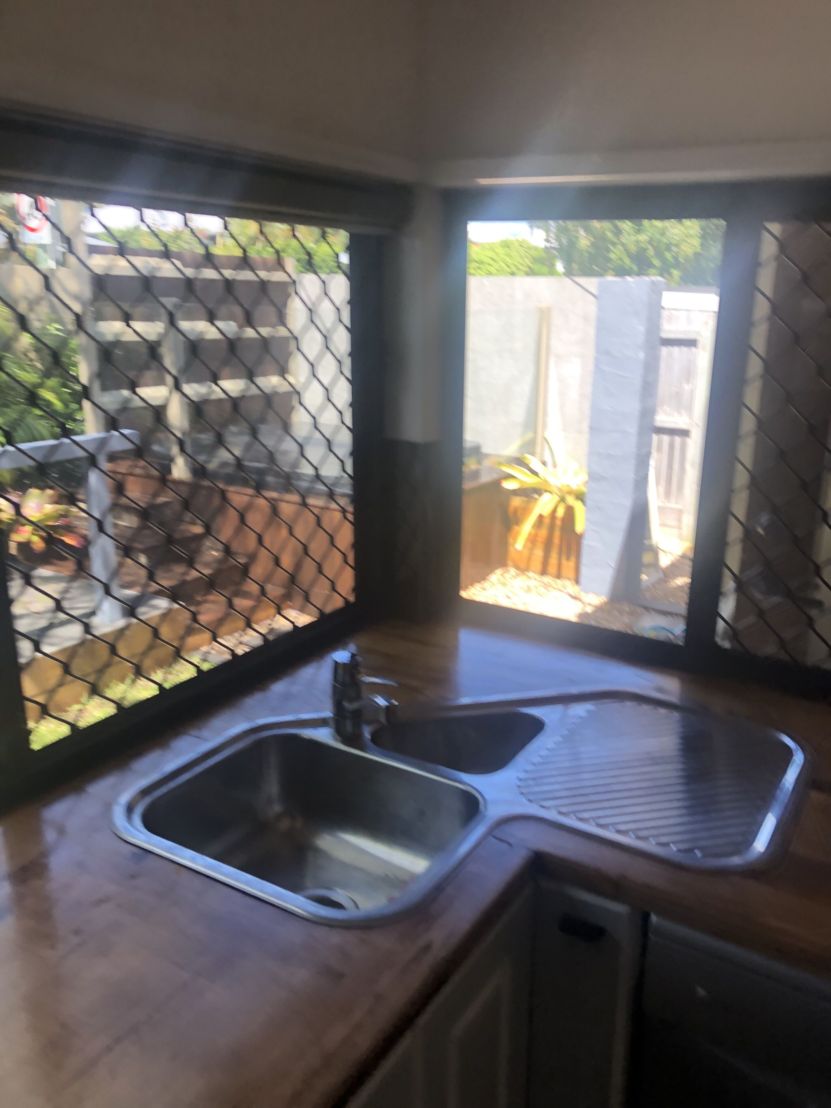 Waterfront 2Brm Villa Pet friendly. — image 13