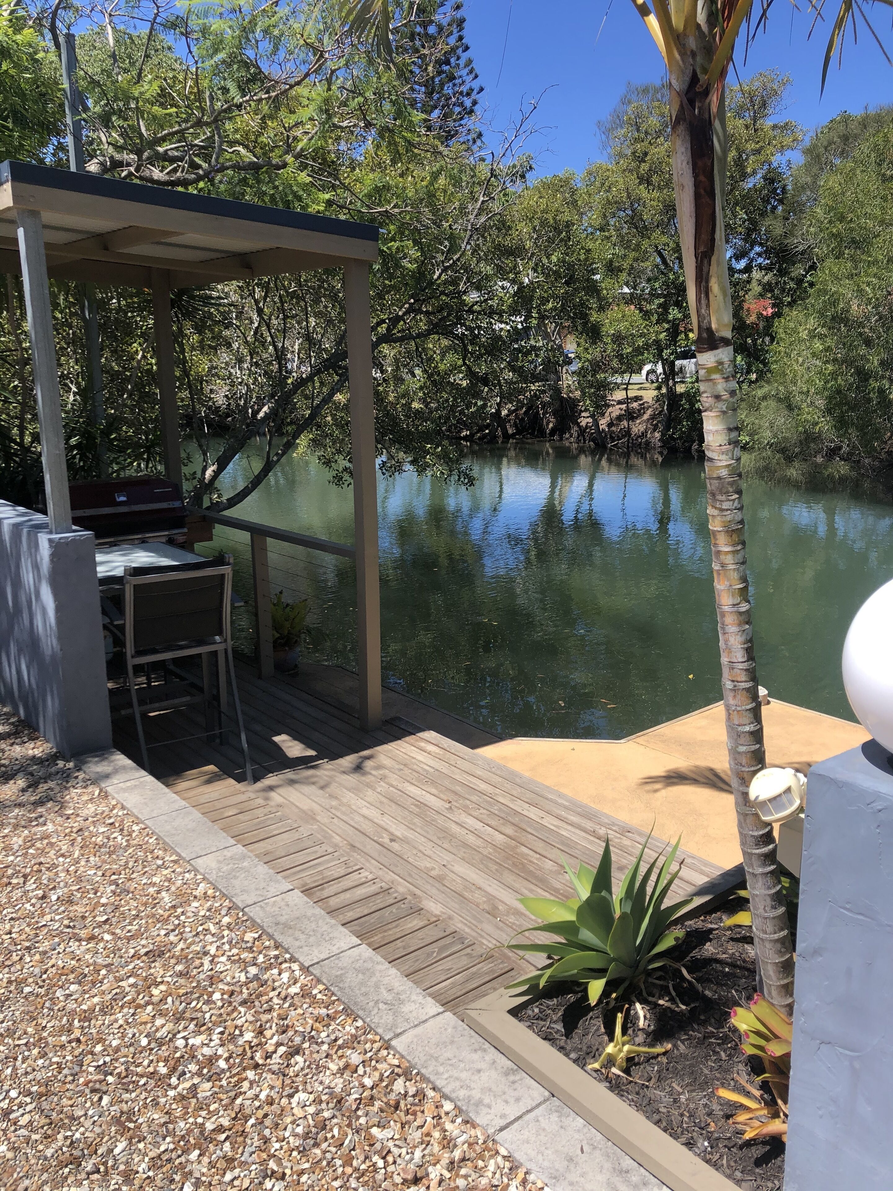 Waterfront 2Brm Villa Pet friendly. — image 4