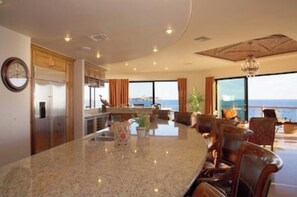 Dining - Beach front , Water front low level condo Las Palomas Resort . Cordoba 208. (Puerto Peñasco)