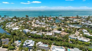 Unclassified image, 4 of 34, button