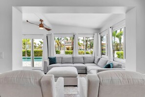 Unclassified image, 4 of 34, button