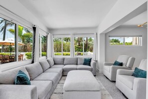 Unclassified image, 2 of 34, button