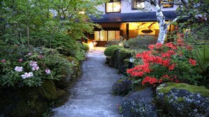 Exterior - Sawaemon (Chino)