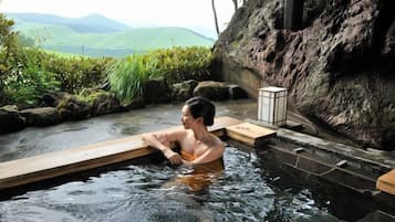 Bathtub spa outdoor