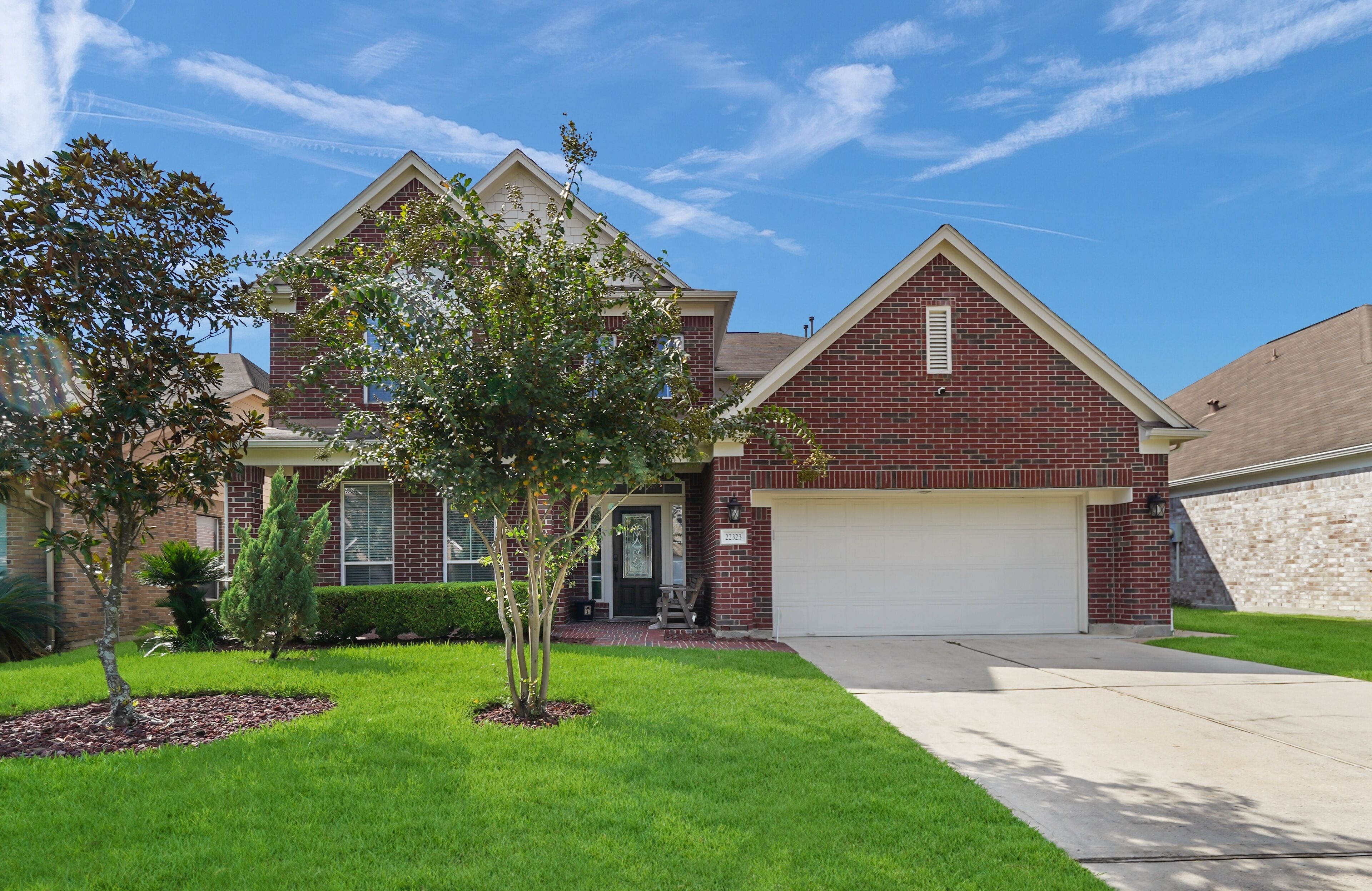 4,100 sf Spacious 5 Bed 3.5 Bath - Affordable !