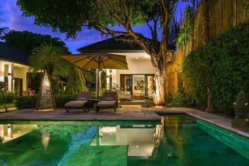 Villa Mahkai - 6BR Luxury Beachfront Villa with 3 Pool and Staff