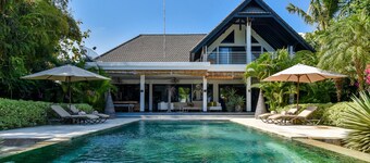 Villa Mahkai - 6BR Luxury Beachfront Villa with 3 Pool and Staff