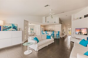 Smart TV, books, offices, printers - Beautiful Cape Coral Home, Outdoor Oasis with Heated Pool on a Freshwater Canal! (Cape Coral)