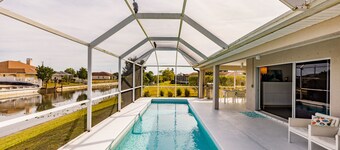 Beautiful Cape Coral Home, Outdoor Oasis with Heated Pool on a Freshwater Canal!