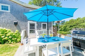 Outdoor dining - Walk to Water Access to Hiking Trails! (Harwich)