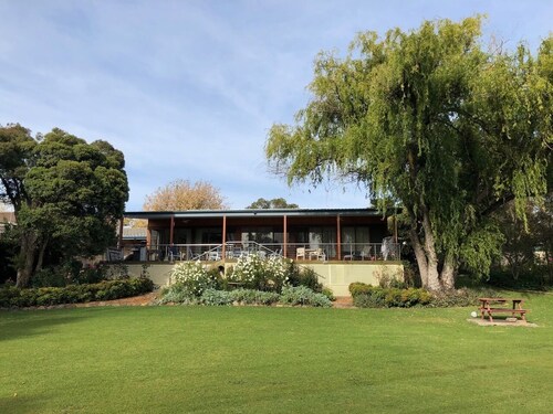 Farmhouse: 3 bedrooms + games room with pool table