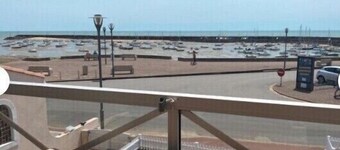 Appartement vue Mer avec balcon plein sud face au port Wifi