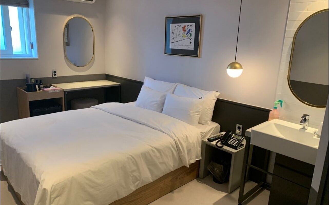 Quarto casal luxo | Wi-Fi de cortesia, roupa de cama
