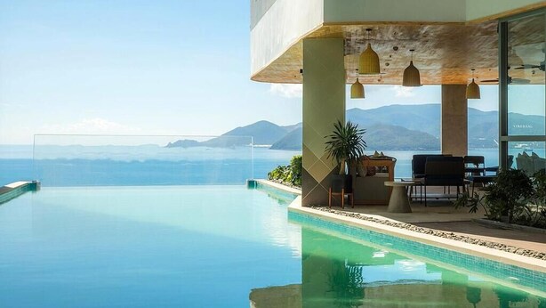 A modern infinity pool with a clear view of the ocean and mountains. - Cala Coastline Panorama (Nha Trang)