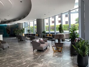 Lounge i lobbyen