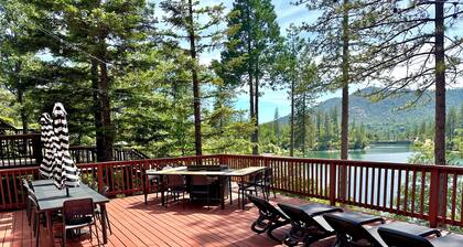 Lakefront cabin with private boat launch, with boat slip !!
