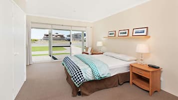 3 bedrooms, free WiFi, bed sheets