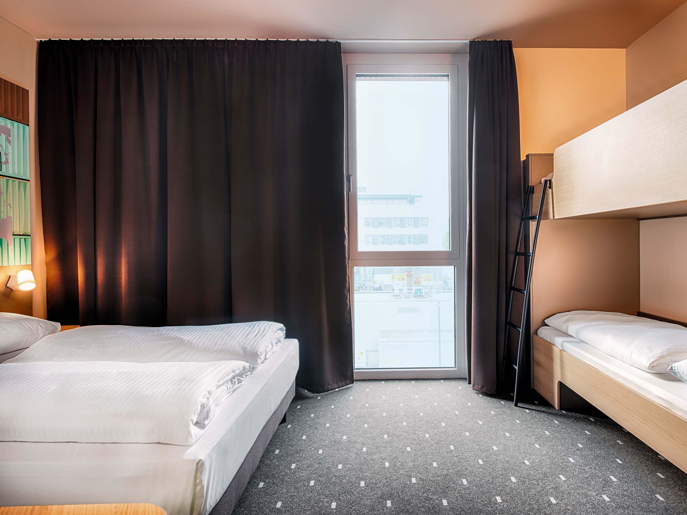 Foto - B&B Hotel Stuttgart-Neckarhafen