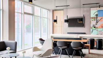 Hypo-allergenic bedding, desk, soundproofing, free WiFi