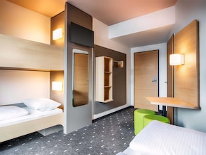 1 habitación, ropa de cama hipoalergénica y escritorio
