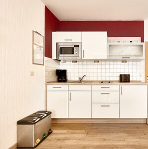 Kühlschrank, Mikrowelle, Geschirrspüler