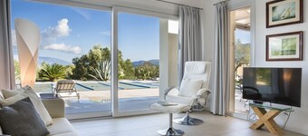 Villa Hermes - Three Bedroom Villa, Sleeps 6