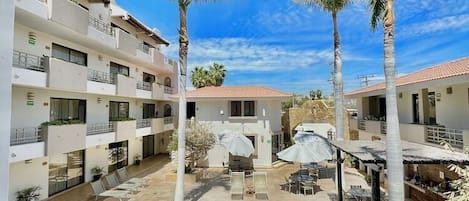 Kolam renang outdoor