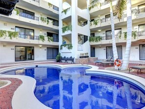 Outdoor pool - Santa Fe Los Cabos Hotel (Cabo San Lucas)
