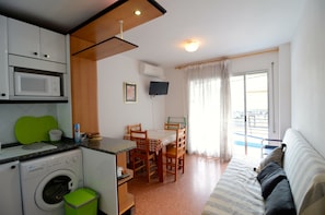 Interior - ROCAMAURA IV 1-8 (Estartit)