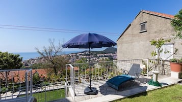 Apartment (Two Bedroom Apartment) | Terrace/patio