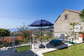 Apartment (Two Bedroom Apartment) | Terrace/patio