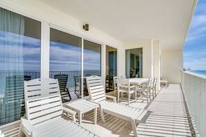 Outdoor dining - Seventh Heaven! West Facing Corner Unit. Beautiful Views All Around! (Panama City Beach)