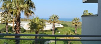 2-Room Apt for 6 with Pool and Parking in Saint-Cyprien