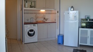 Unclassified image, 2 of 26, button - 2-Room Apt for 6 with Pool and Parking in Saint-Cyprien (Saint-Cyprien)