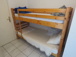 1 quarto, roupa de cama