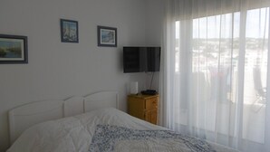 Unclassified image, 2 of 11, button - T2 Apartment with terrace, Marina view, private parking (Sète)
